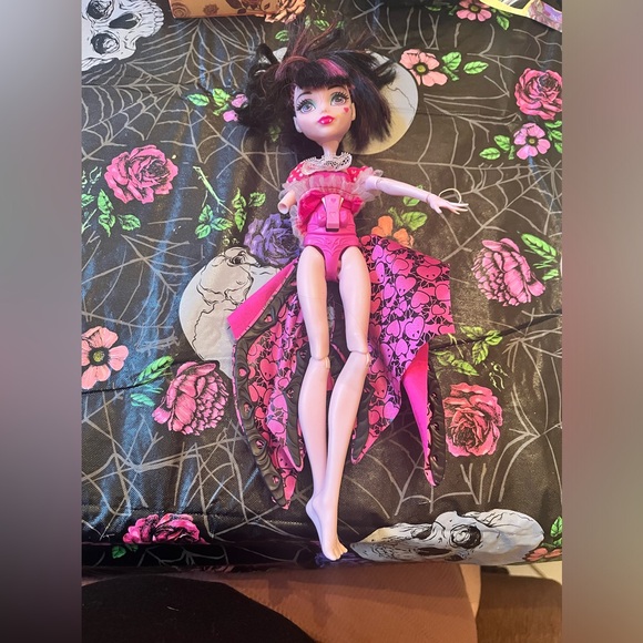 Vintage doll Draculaura , electrified with wings! Monster high - Picture 12 of 12
